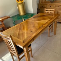 MESA DE PINHEIRO COM NÓ
