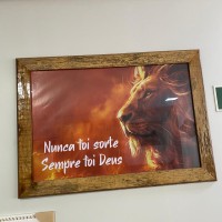  QUADRO COM MOLDURA DE MADEIRA
